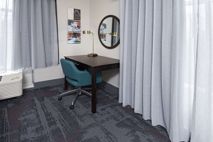 Hampton Inn & Suites Raleigh Downtown