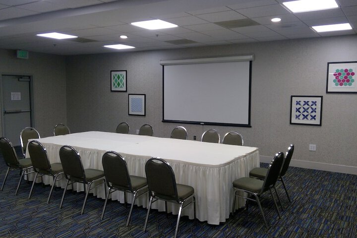 Holiday Inn Express Hotel & Suites Tracy by IHG
