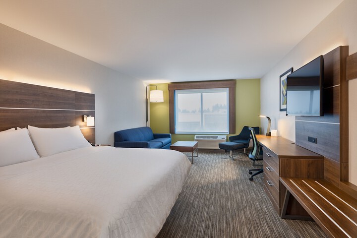 Room 12 of 28