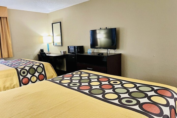 Room 13 of 25