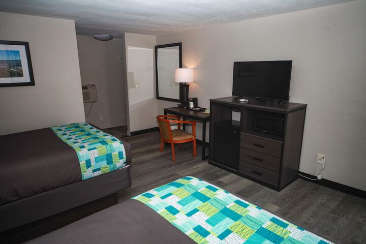 Room 14 of 28