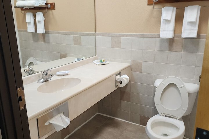 Room 16 of 19