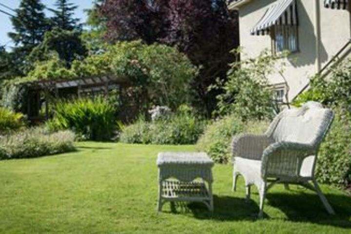 Oak Bay Guest House Bed & Breakfast
