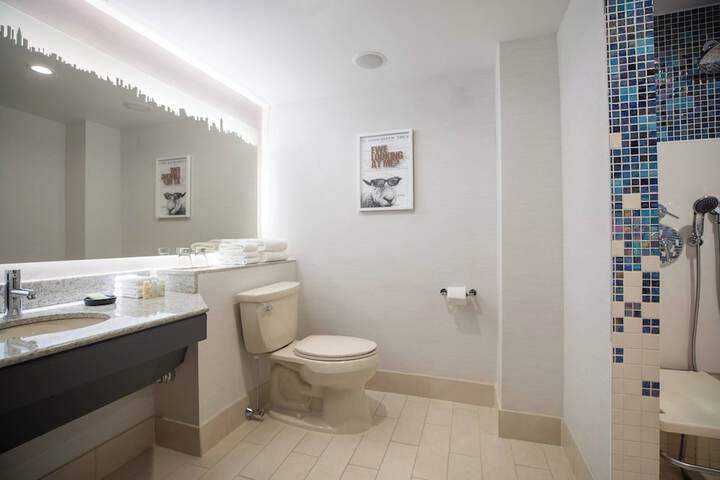 Room 20 of 99