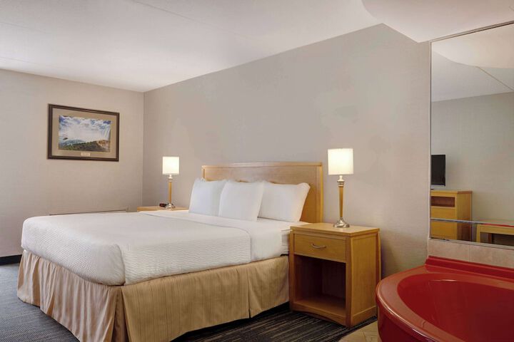 Room 21 of 37