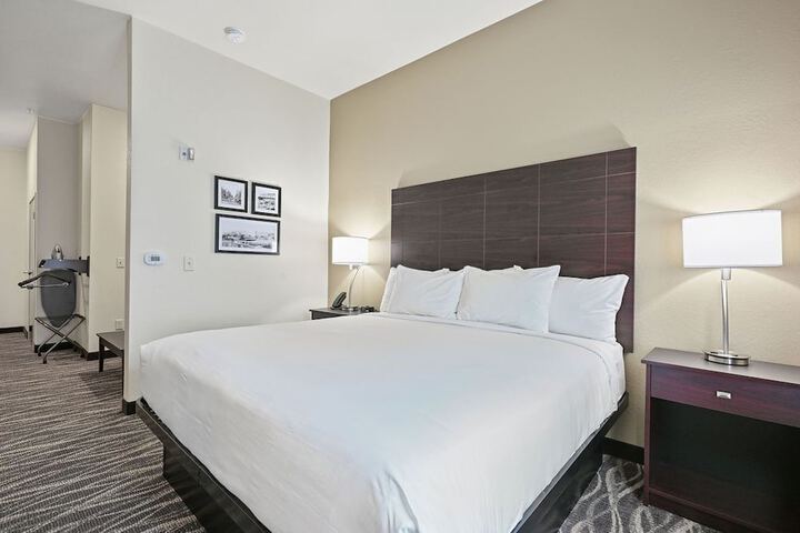 Room 80 of 112