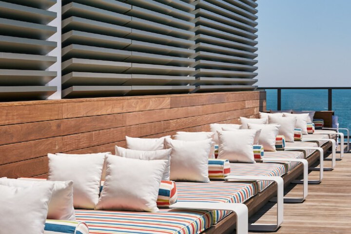 Sundeck 57 of 64