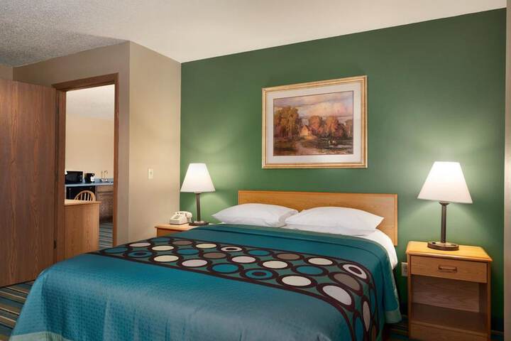 Room 8 of 20