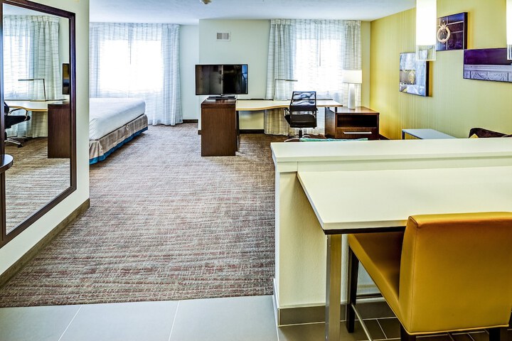 Residence Inn Akron South / Green