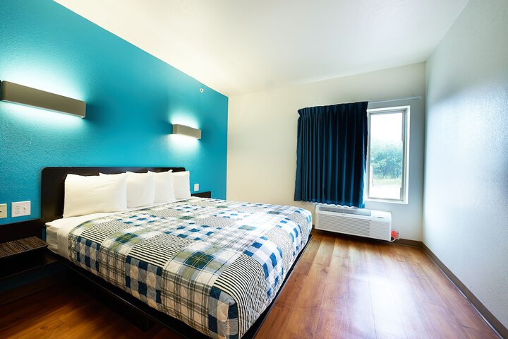 Emblaze Hotel