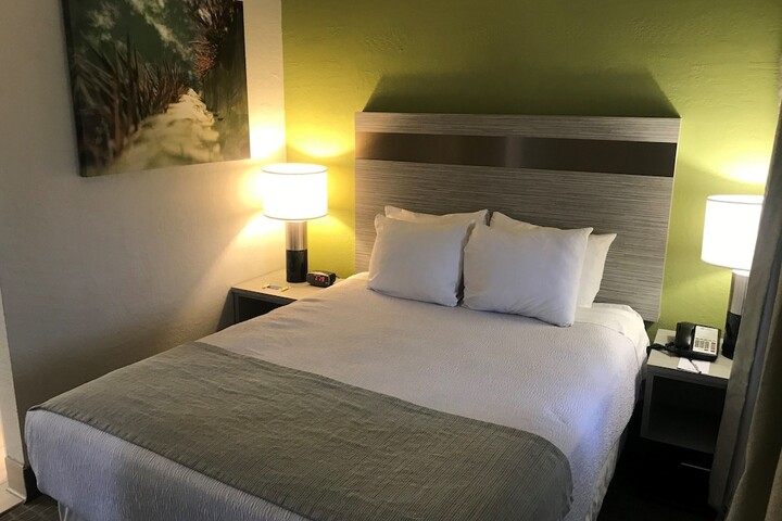 Room 9 of 15