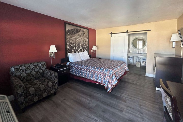 Room 10 of 10