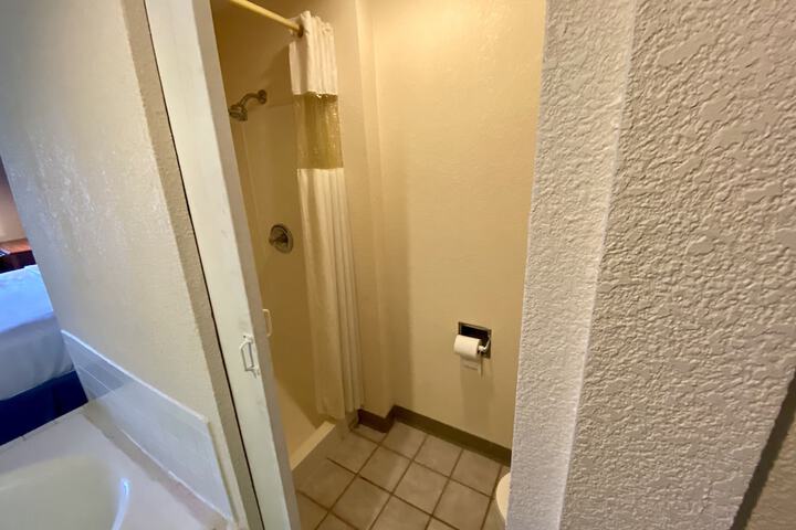 Room 17 of 19