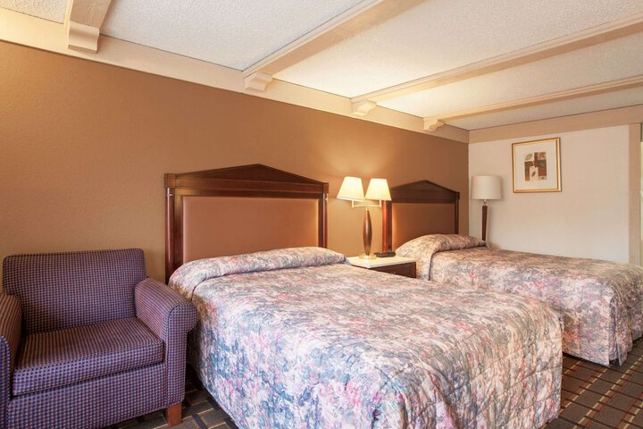 Room 16 of 17
