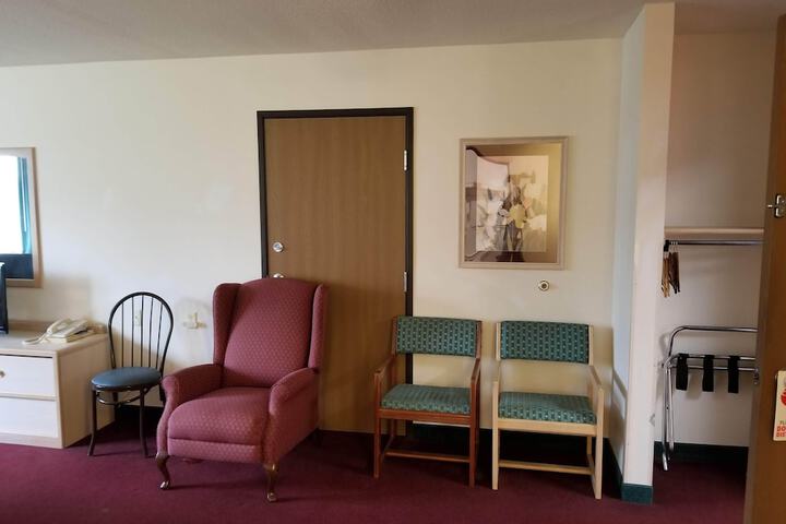Room 194 of 232
