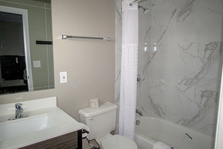 Room 18 of 37