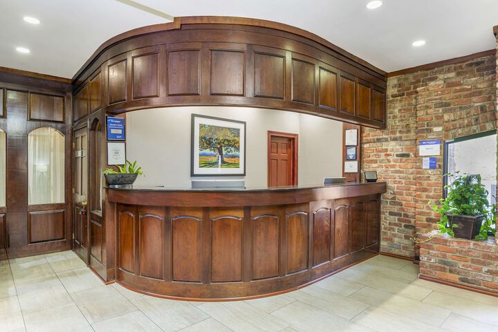 Best Western Plus Governors Inn