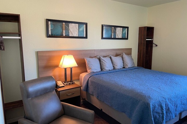 Room 14 of 17