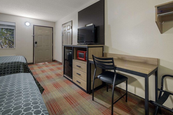 Room 27 of 30
