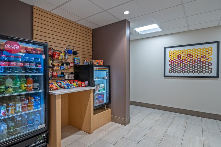 Holiday Inn Express Hotel & Suites Woodbridge by IHG