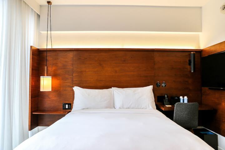 Room 35 of 106
