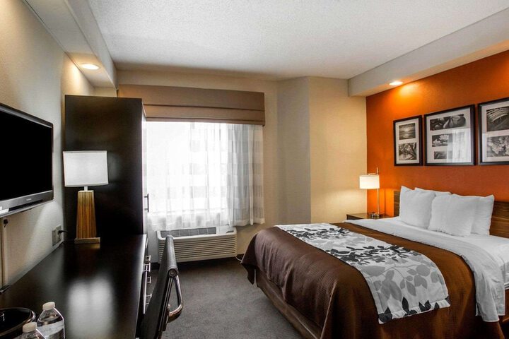 Room 12 of 33