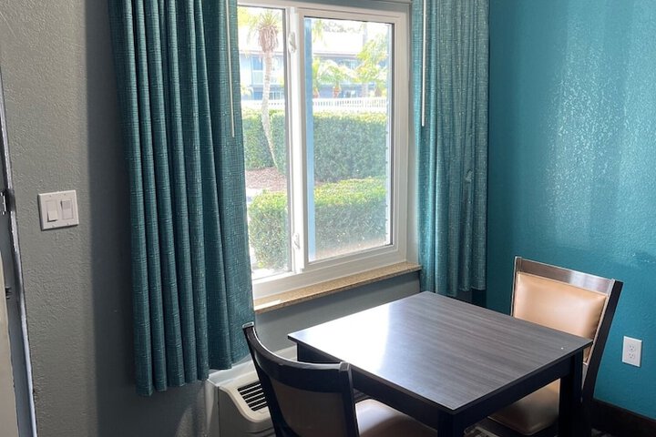 Room 31 of 33