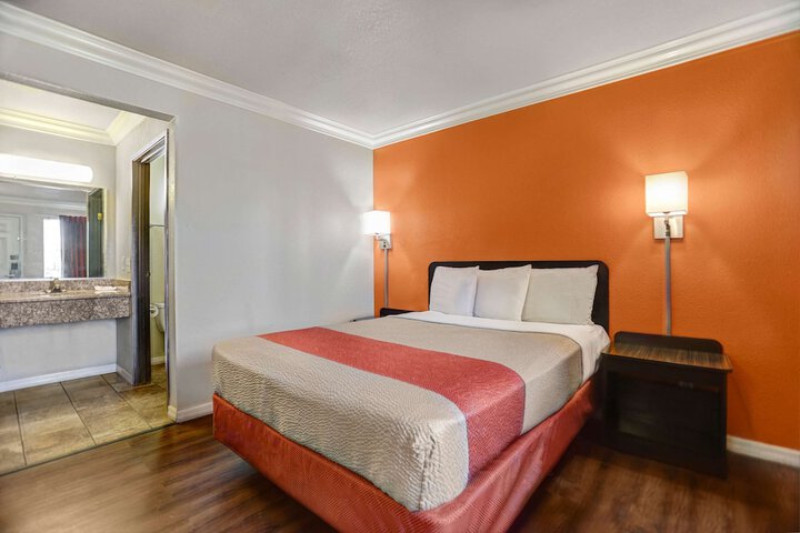 Room 16 of 24