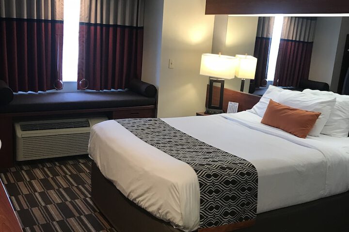 Microtel Inn & Suites by Wyndham Urbandale / Des Moines