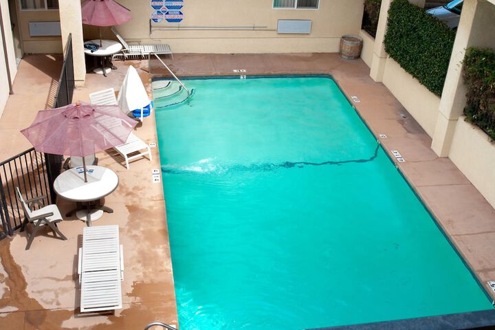 Pool 6 of 29
