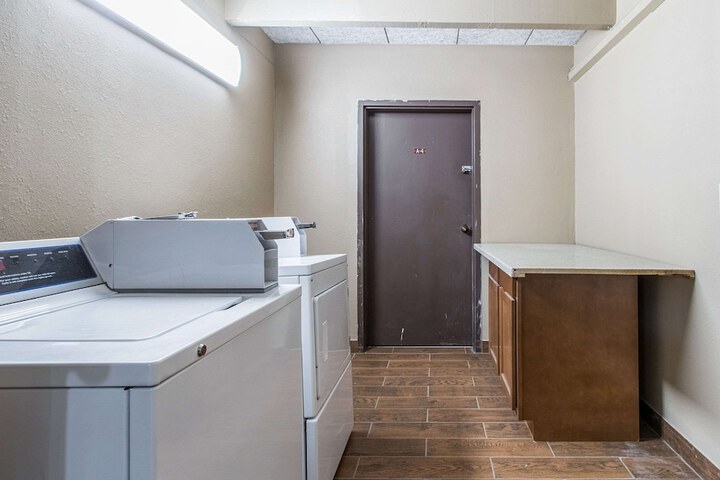 Room 16 of 21