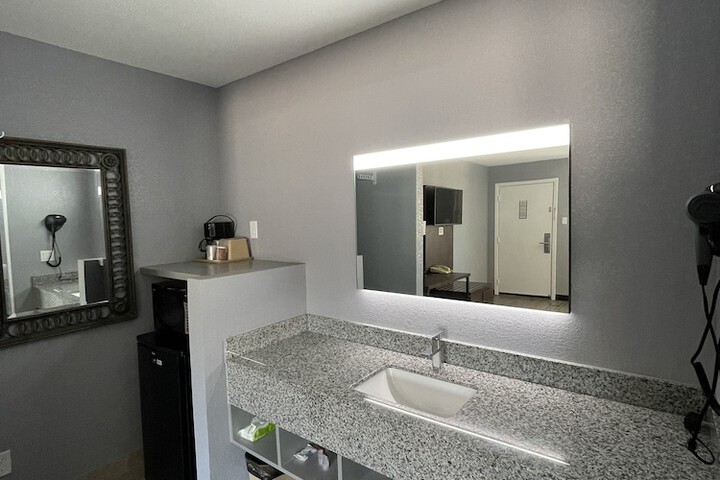 Room 5 of 42