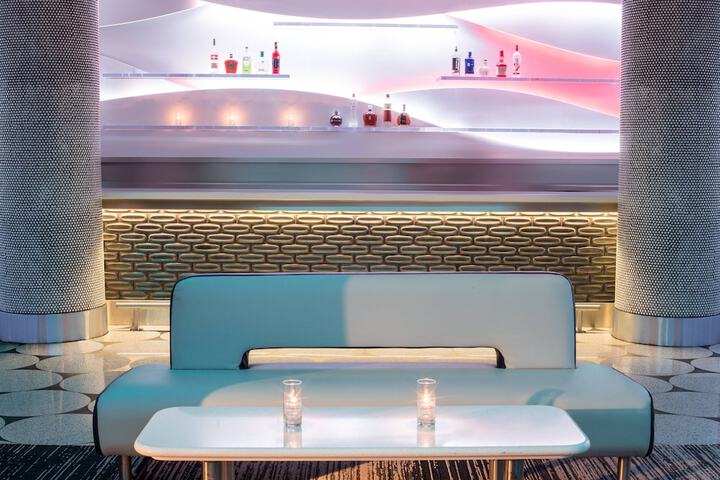 Lounge 103 of 126
