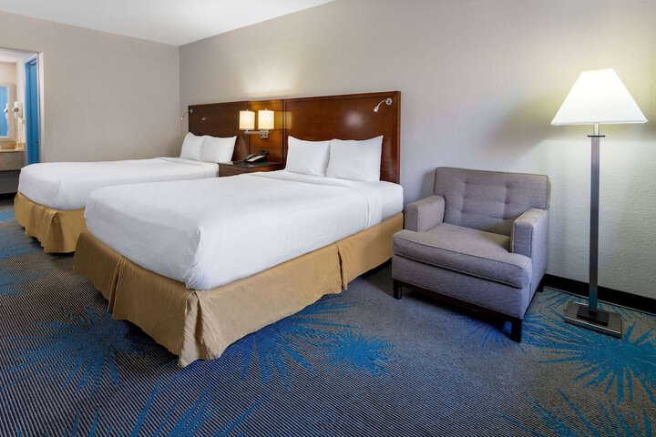 Days Inn by Wyndham Columbia