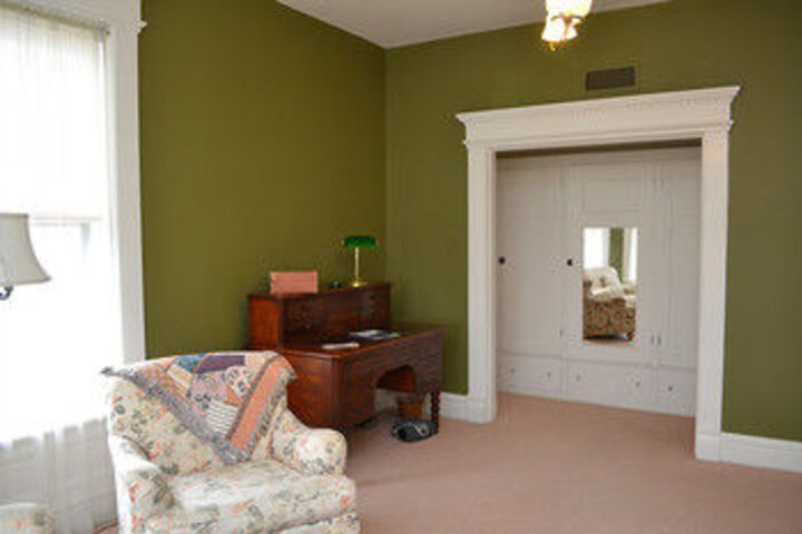 The Grand Anne Bed & Breakfast