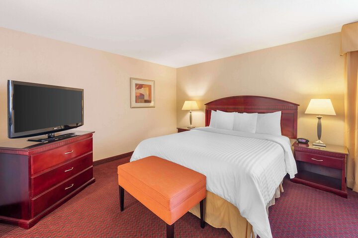 Best Western Plus West Covina Inn