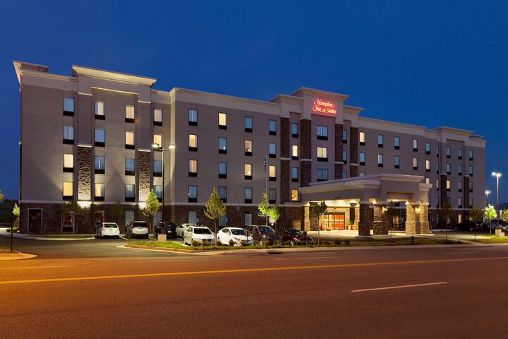 Hotel 5 of 50