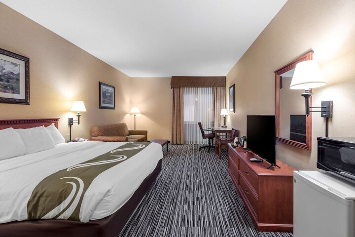 Room 9 of 25