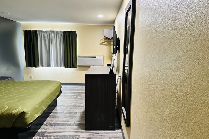 Room 18 of 31