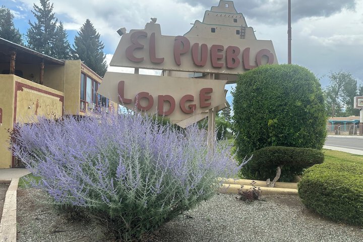 El Pueblo Lodge