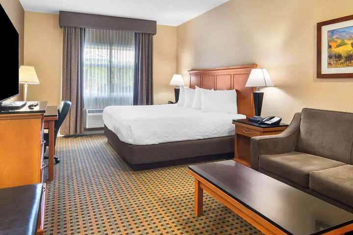 Best Western Plus Osoyoos Hotel & Suites
