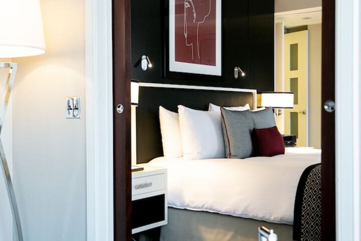 Room 52 of 118