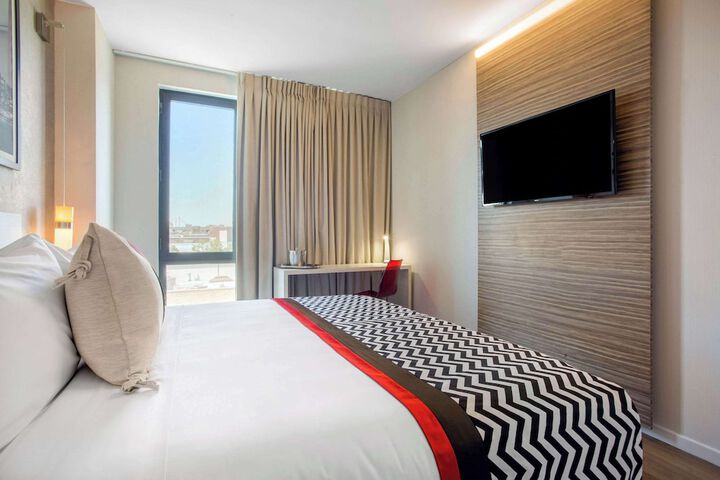 Room 48 of 66