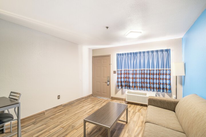 Room 80 of 132