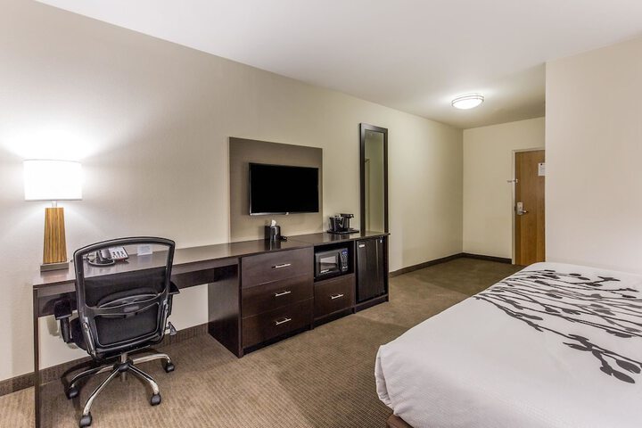 Room 16 of 32