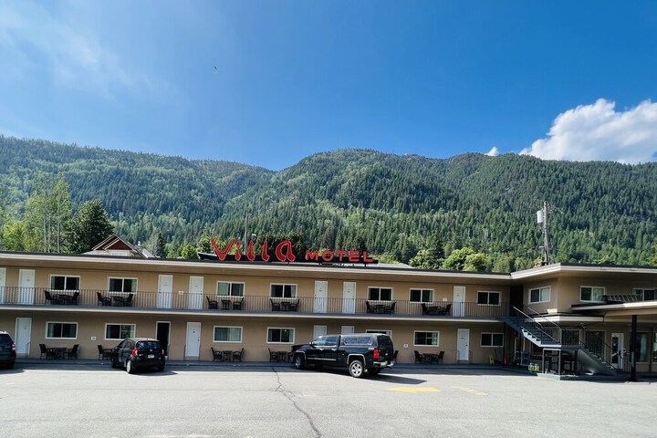 Hotel 5 of 153