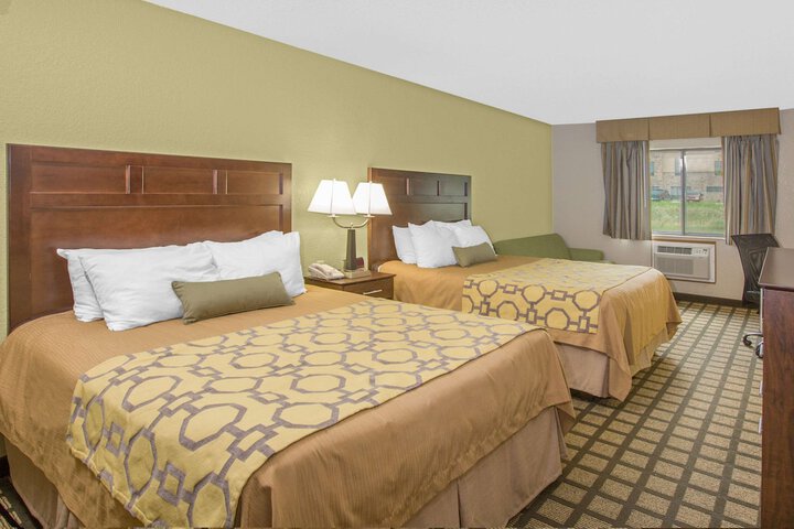 Room 7 of 16
