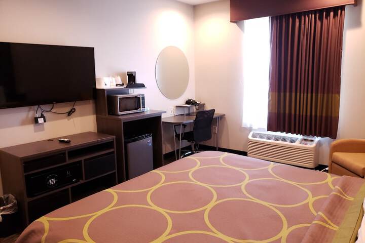 Room 25 of 33