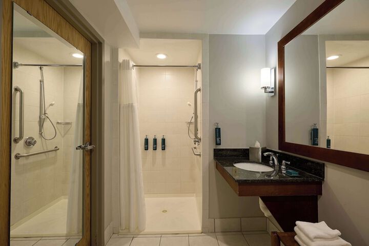 DoubleTree by Hilton Minneapolis Airport MN
