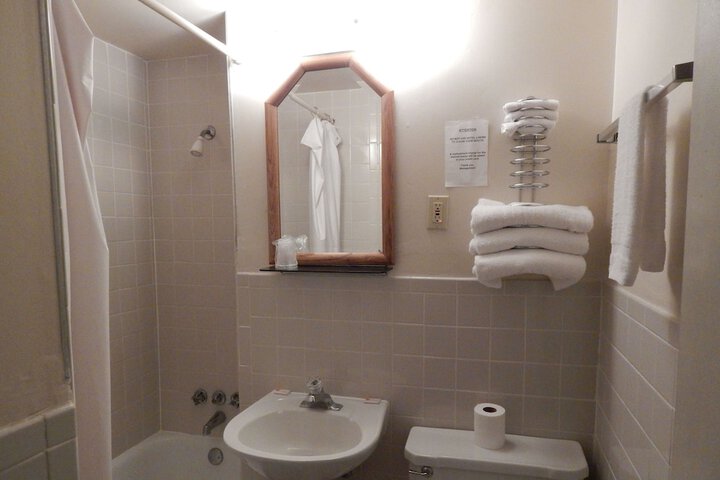 Room 14 of 23